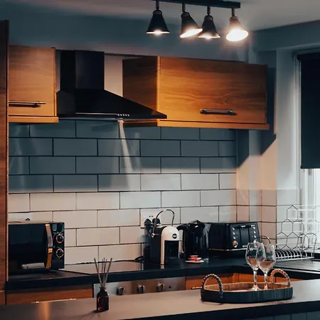 Gem With Stylish 2br Retreat And Free Carpark Manchester