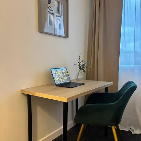 Deluxe Double Parking * Manchester