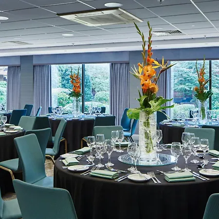 Hotel Delta By Marriott Manchester Airport 4*