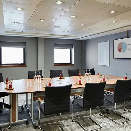 Delta By Marriott Manchester Airport Hotel 4*