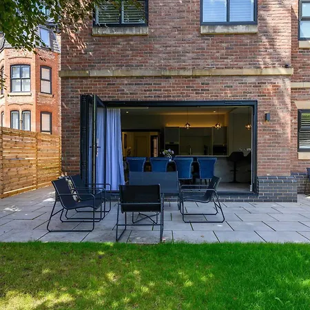 5 Bed Didsbury Garden Free Parking マンチェスター