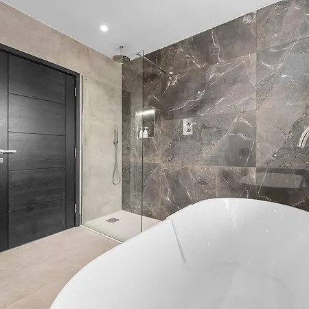 Luxury 5 Star Didsbury By Superhost Сasa de vacaciones Mánchester