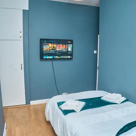 2dbed Close To Etihad Coop Live Μάντσεστερ