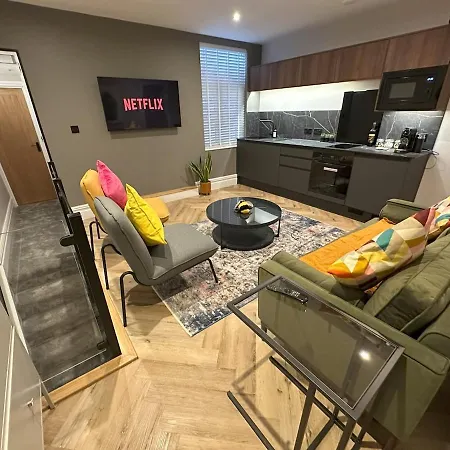 Apartamento Short Walk To Coop Live And Etihad Stadium *