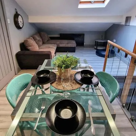 Appartement Flat Sleeps 8 By Superhost