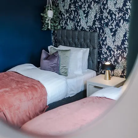 Stunning House By Purestay - 8 Beds With Free Parking * Manchester