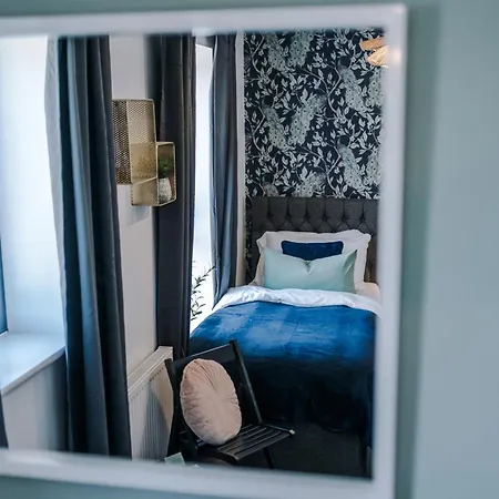 Stunning House By Purestay - 8 Beds With Free Parking *