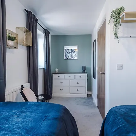 بيت للعطل Stunning House By Purestay - 8 Beds With Free Parking