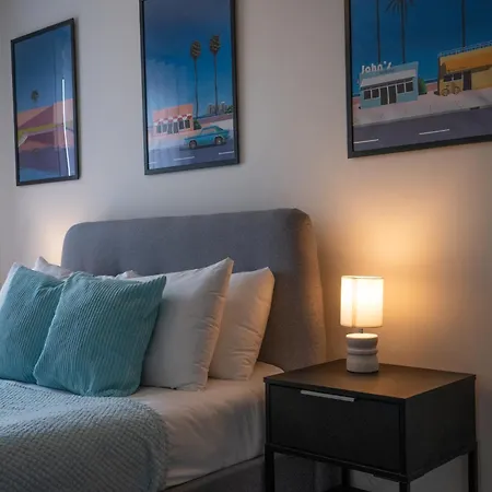 Luxury 2 Bed Penthouse Large Balcony