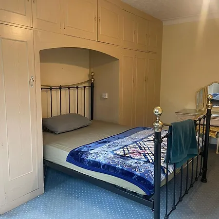 فندق مبيت وإفطار Double Bedroom In A Shared House مانشستر