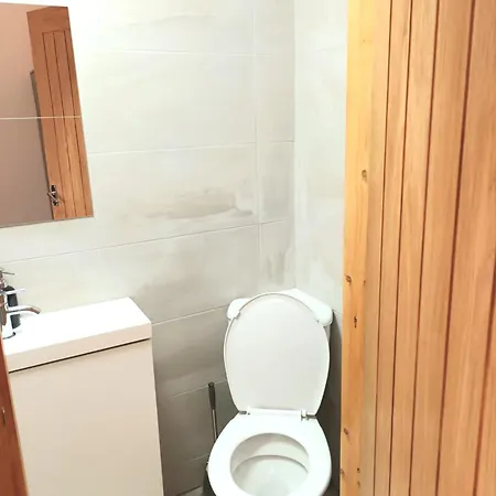 In 6 Minutes Drive To Victoria Station ホームステイ マンチェスター