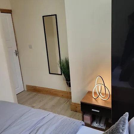 Privat bolig In 6 Minutes Drive To Victoria Station Manchester