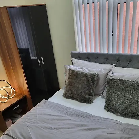 Kwatera prywatna In 6 Minutes Drive To Victoria Station