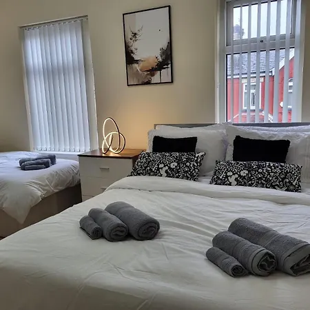 In 6 Minutes Drive To Victoria Station