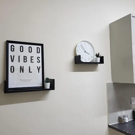 In 6 Minutes Drive To Victoria Station