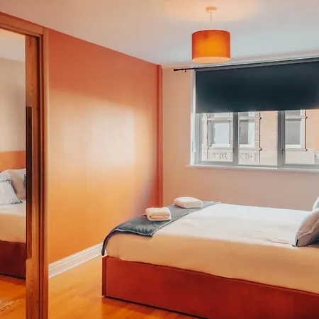 Appartement Gem With Stylish 2br Retreat And Free Carpark Manchester