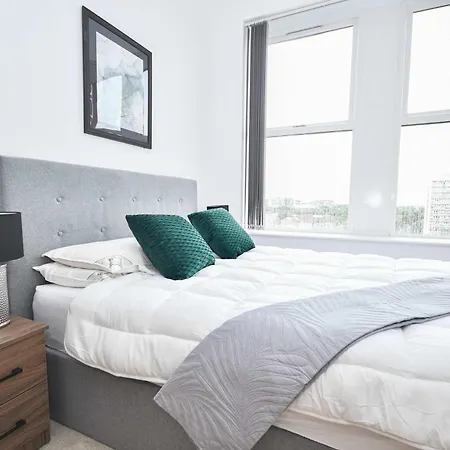 Spacious 2bed Close To Etihad *