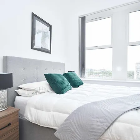 Spacious 2bed Close To Etihad *