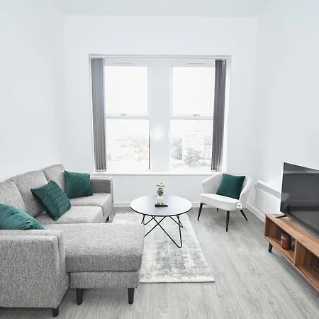 Spacious 2bed Close To Etihad *
