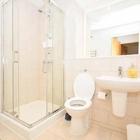 Spacious & Contemporary 1bed Μάντσεστερ