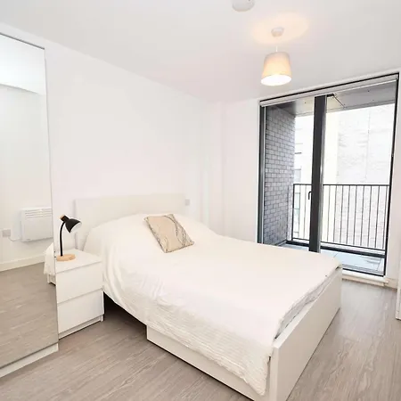 Spacious & Contemporary 1bed