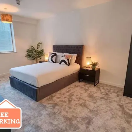 Stunning 4-bedroom Townhouse With Free Parking Manchester