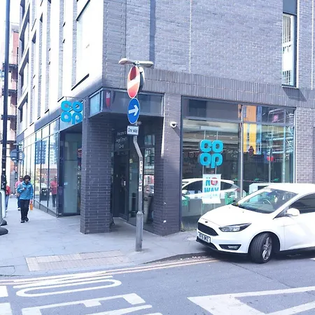 Bee Halo - Work N Relax 500Mbps Wifi, Netflix, City Centre, Paid Private Parking , Balcony And Memory Foam Beds Appartement Manchester