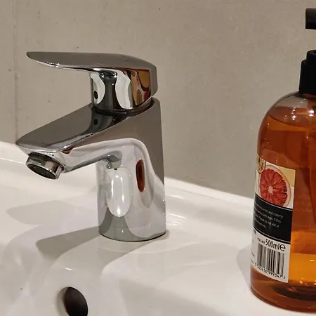 Appartement Bee Cosy - Near Train Stations And Shopping Centre With Paid Private Parking, 500mbps Internet And Netflix Manchester