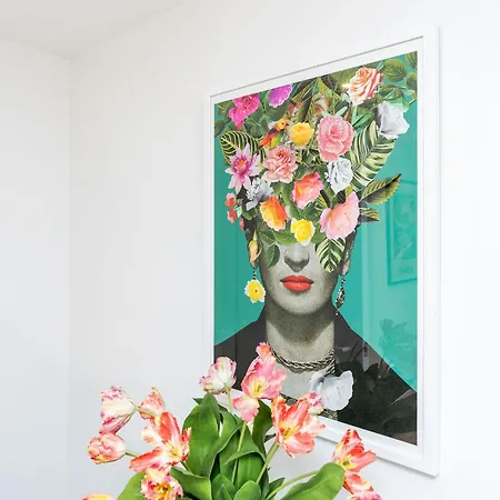 2 Bedroom, 2 Bathroom Apartment, Close To Mcr Centre Apartment