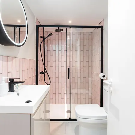 2 Bedroom, 2 Bathroom Apartment, Close To Mcr Centre Apartment Manchester