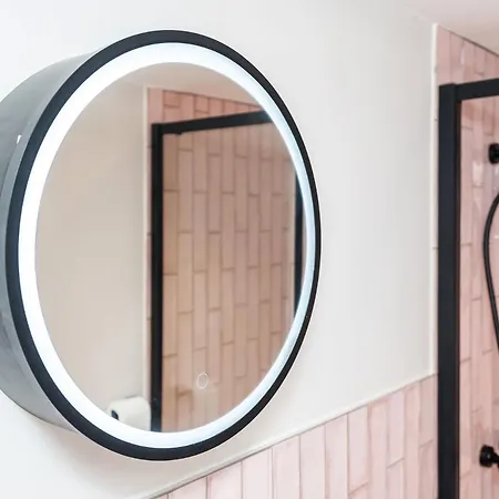 2 Bedroom, 2 Bathroom Apartment, Close To Mcr Centre