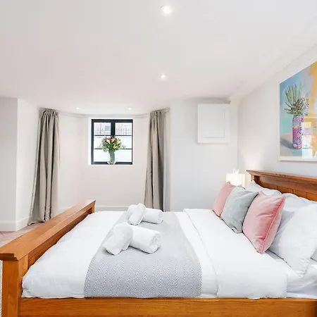 2 Bedroom, 2 Bathroom Apartment, Close To Mcr Centre Apartment *