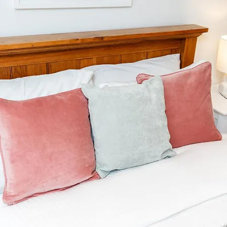 2 Bedroom, 2 Bathroom Apartment, Close To Mcr Centre * Manchester