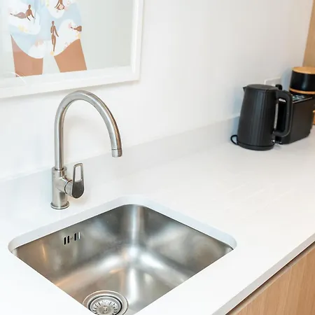 2 Bedroom, 2 Bathroom Apartment, Close To Mcr Centre Apartment Manchester