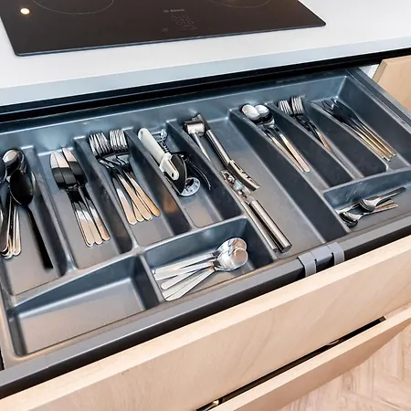 Apartment 2 Bedroom, 2 Bathroom Apartment, Close To Mcr Centre