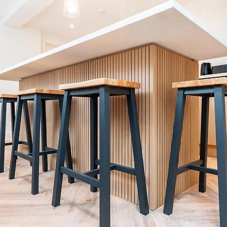 2 Bedroom, 2 Bathroom Apartment, Close To Mcr Centre Manchester