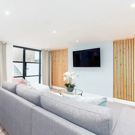 Apartment 2 Bedroom, 2 Bathroom Apartment, Close To Mcr Centre Manchester