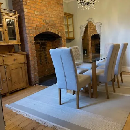 Дом отдыха Heaton Chapel Gem: 3bd Victorian Parkside *