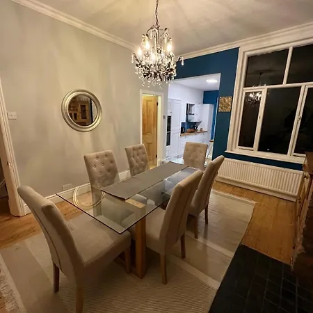 Ferienhaus Heaton Chapel Gem: 3bd Victorian Parkside