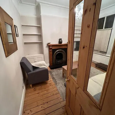 Heaton Chapel Gem: 3bd Victorian Parkside *
