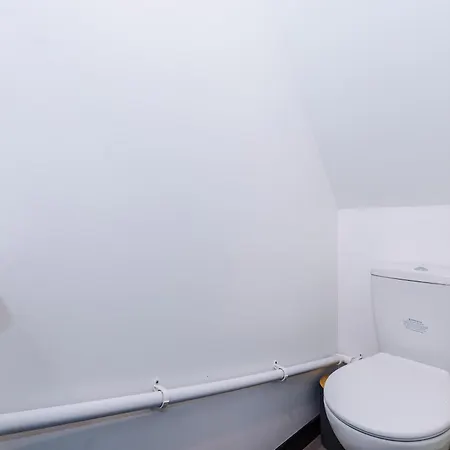 Casa de Férias Large 4br House, Sleeps 8, Parking, Full Kitchen, Ideal For Groups, Family, Contractors