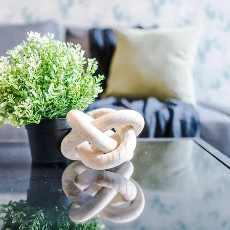 Casa de Férias Large 4br House, Sleeps 8, Parking, Full Kitchen, Ideal For Groups, Family, Contractors *