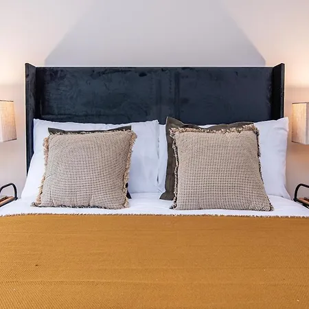 Apartman 2 Bedroom Flat By Eccles Station With Communal Rooftop Garden Manchester