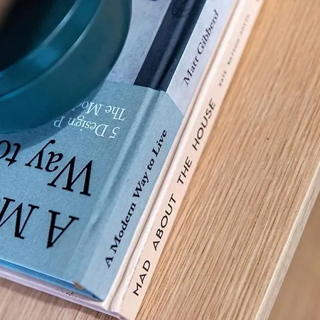 公寓 2 Bedroom Flat By Eccles Station With Communal Rooftop Garden *