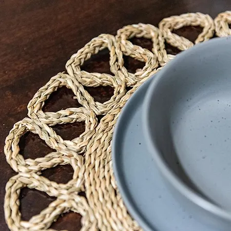 2 Bedroom Flat By Eccles Station With Communal Rooftop Garden *