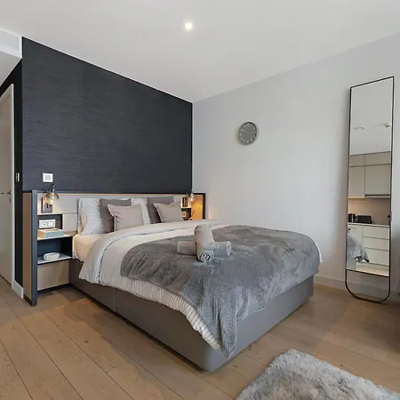 Stylish In Citysuites Apartment