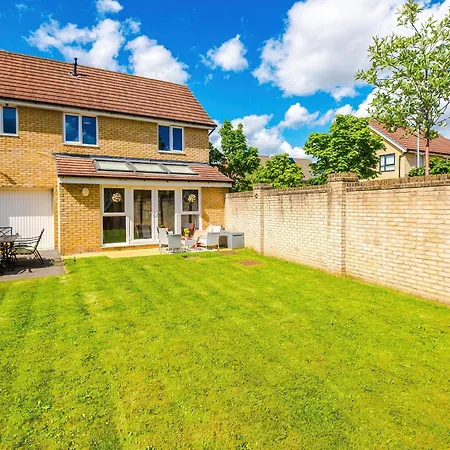 Stunning Riverside 3-bed By 53 Degrees In With Garden & Free Parking! * מנצ'סטר