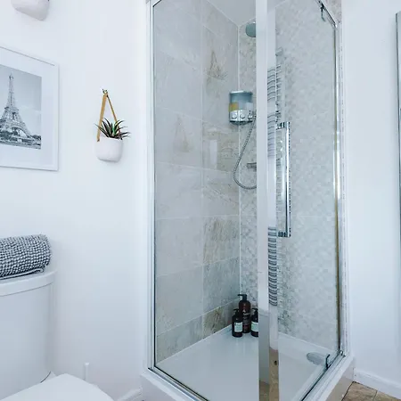 Stunning Riverside 3-bed By 53 Degrees In With Garden & Free Parking! Villa Manchester