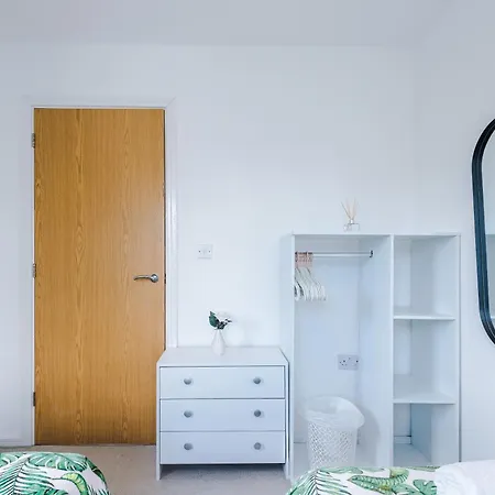 Βίλα Stunning Riverside 3-bed By 53 Degrees In With Garden & Free Parking!