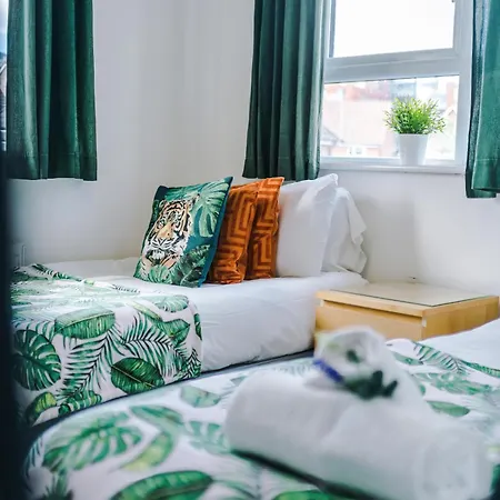 Stunning Riverside 3-bed By 53 Degrees In With Garden & Free Parking! Villa Manchester